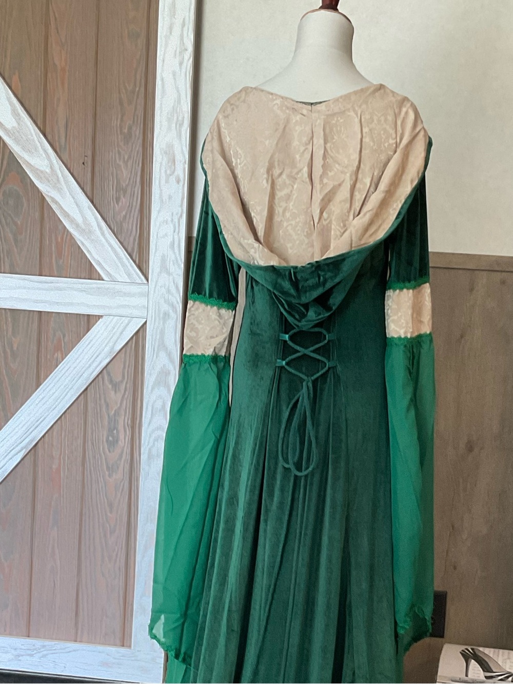 Renaissance Medieval Hooded Gown. Emerald Green Velvet Lace-Up Dress XL NWOT - Picture 7 of 8